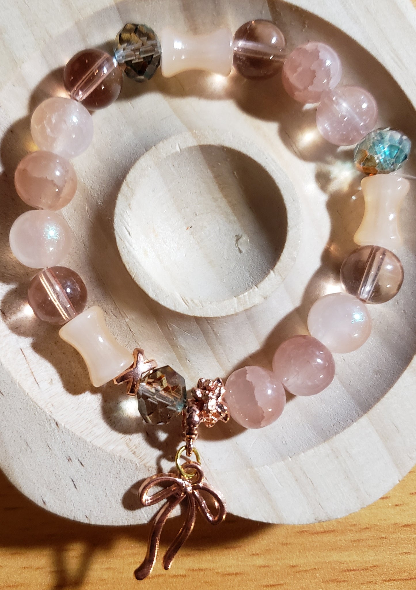 Rose gold bow bracelet